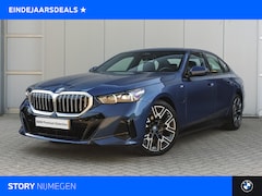 BMW 5-serie - 530e M Sport Automaat / Achteruitrijcamera / Stoelventilatie / Adaptieve LED / M Sportonde