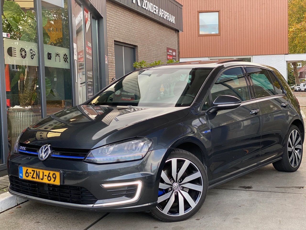Volkswagen Golf - 1.4 TSI GTE | Pano | Leder | Keyless | ACC | Trekhaak VOL OPTIES !!! Orgineel NL - AutoWereld.nl