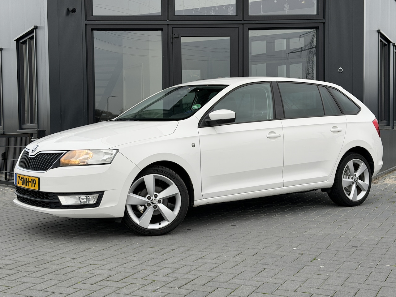 Skoda Rapid Spaceback - 1.2 TSI Greentech Elegance Businessline Pro Clima | Verw. stoelen | Cruise | Nav | PDC - AutoWereld.nl