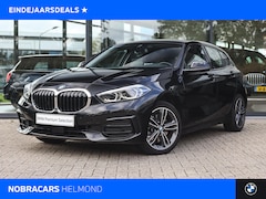 BMW 1-serie - 118i Sport Line Automaat / Sportstoelen / Achteruitrijcamera / LED / Live Cockpit Professi