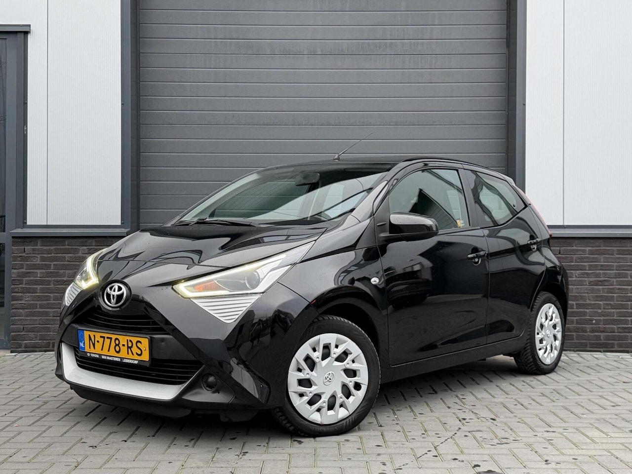 Toyota Aygo - 1.0 VVT-i x-play 1.0 VVT-i x-play - AutoWereld.nl