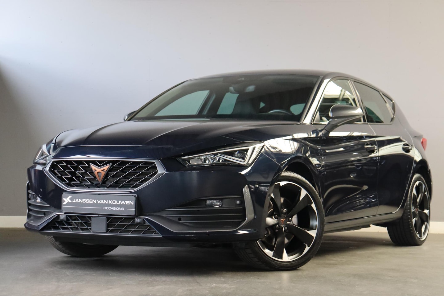 CUPRA Leon - 1.4 e-Hybrid VZ Business SOH 97% Stuurverwarming Clima Keyless Dodehoek 18" LMW - AutoWereld.nl