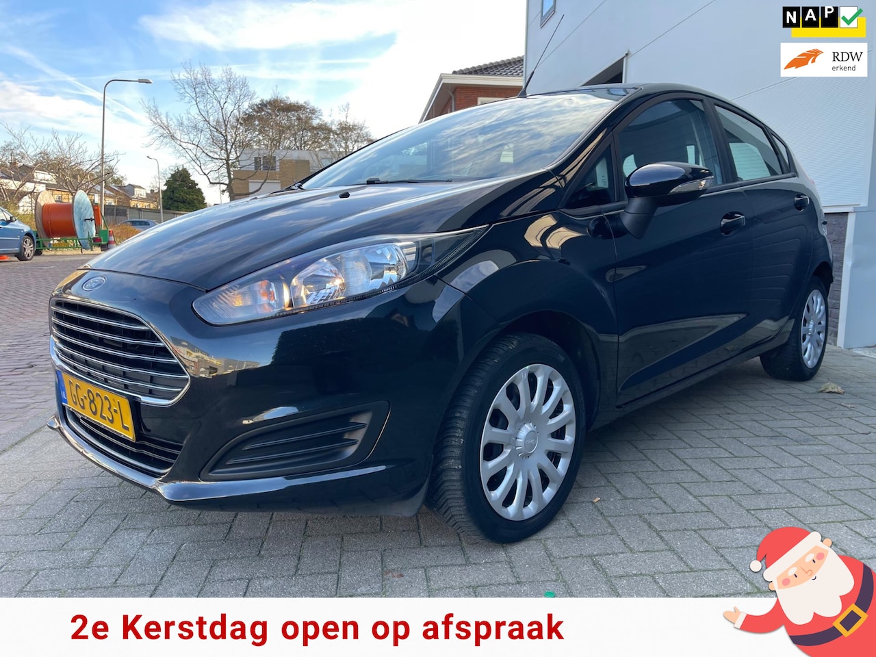 Ford Fiesta - 1.0/Navi/4 nieuwe banden all season/Airco/AUX/Goed-onderhouden/Elek-pakket - AutoWereld.nl