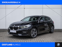 BMW 1-serie - 118i Sport Line Automaat / Sportstoelen / LED / Live Cockpit Professional / Cruise Control