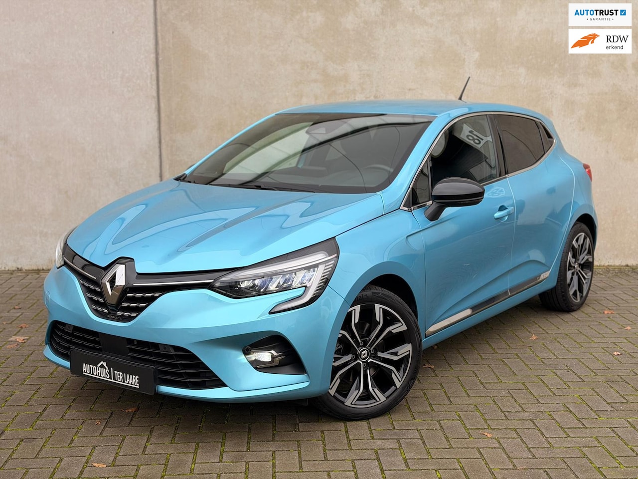 Renault Clio - 1.3 TCe Intens 17'' LED Leder CarPlay Camera Keyless - AutoWereld.nl