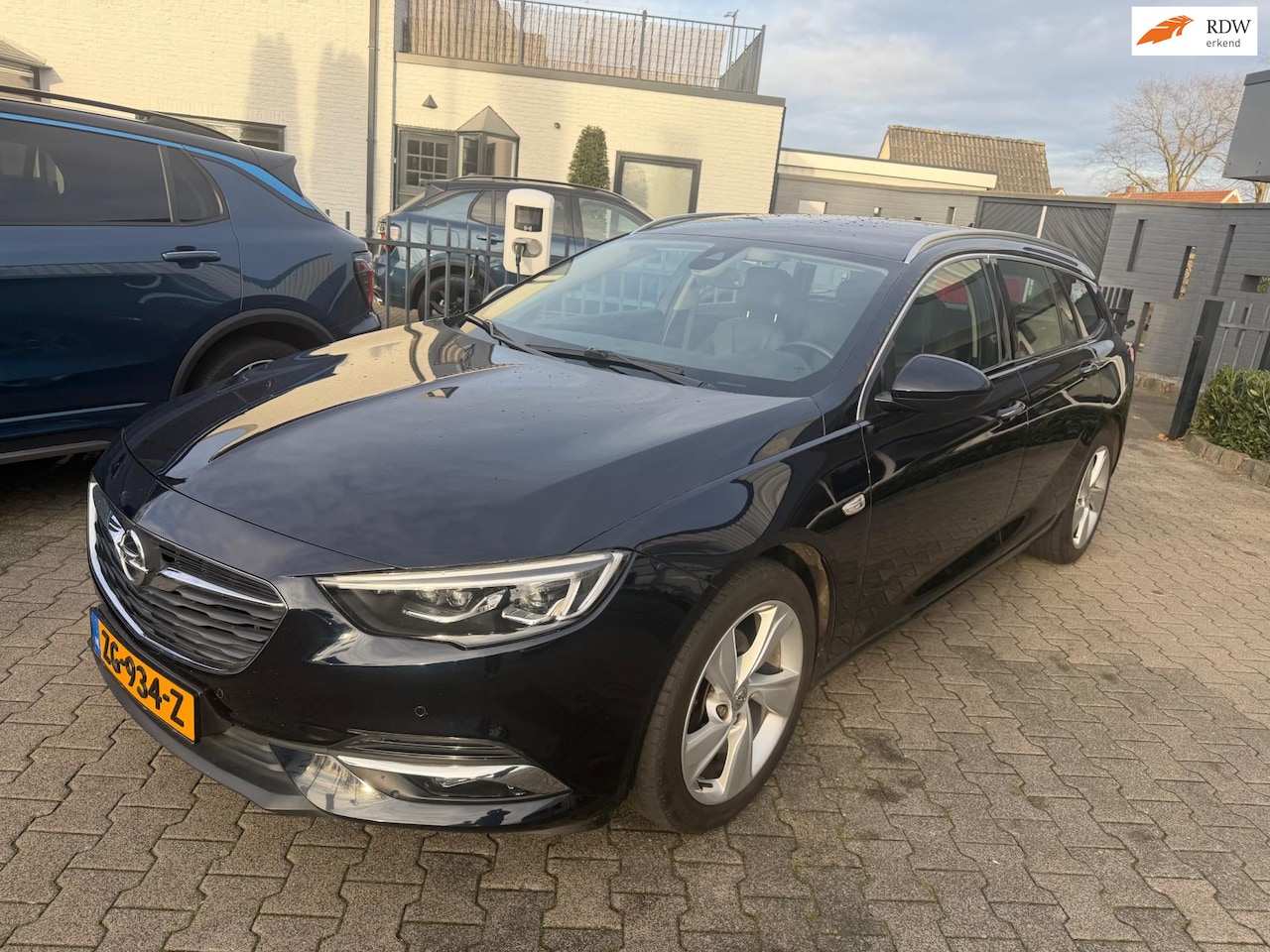Opel Insignia Sports Tourer - 1.5 Turbo Innovation|Leder|Key-less|Led|Stoelvw|Nieuwstaat - AutoWereld.nl