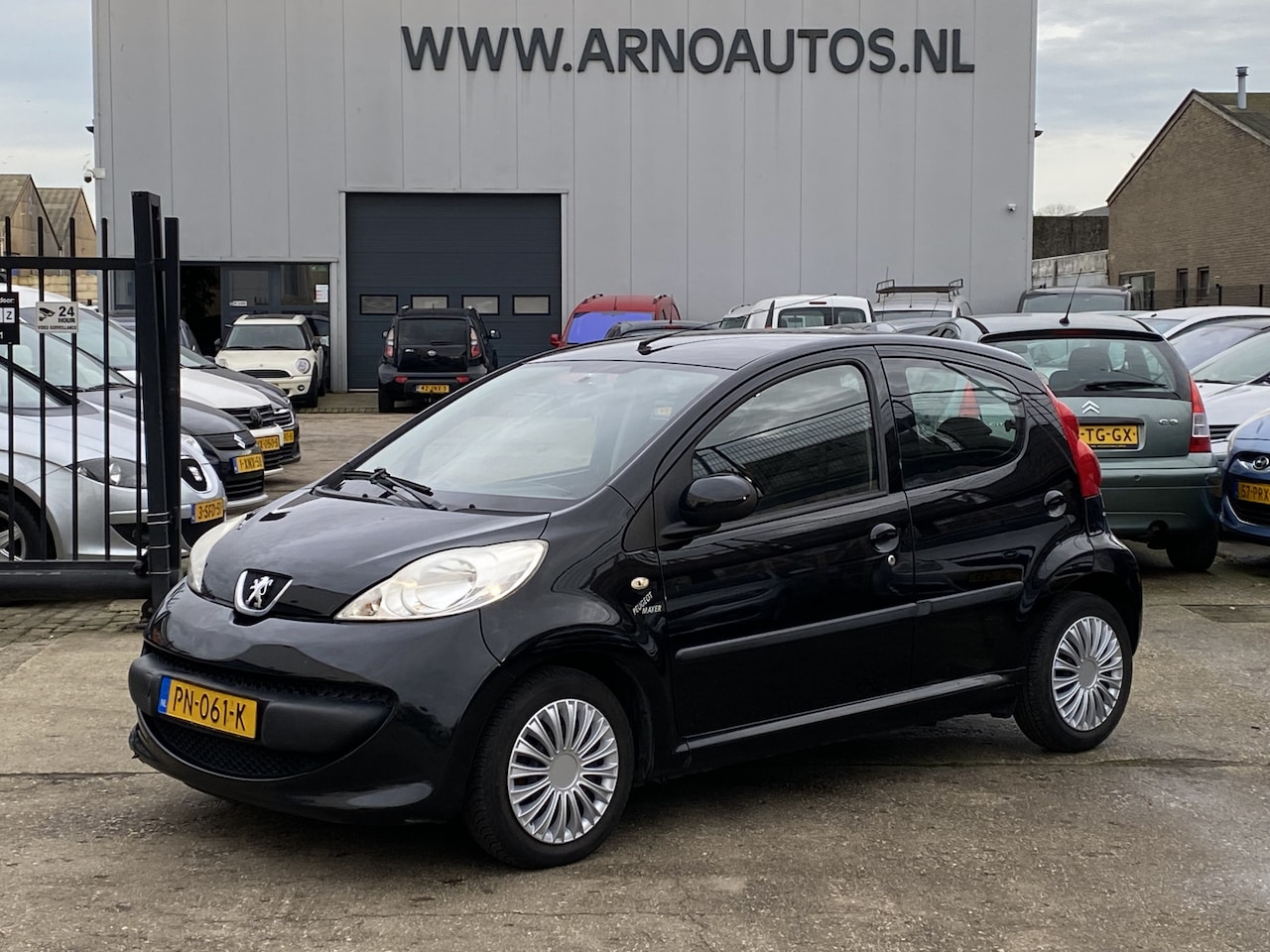 Peugeot 107 - 1.0-12V XR 1.0-12V XR 5-DEURS, AIRCO, APK TOT 03-12-26, STUURBEKRACHTIGING, ELEK-RAMEN, RADIO-CD-MP3- - AutoWereld.nl
