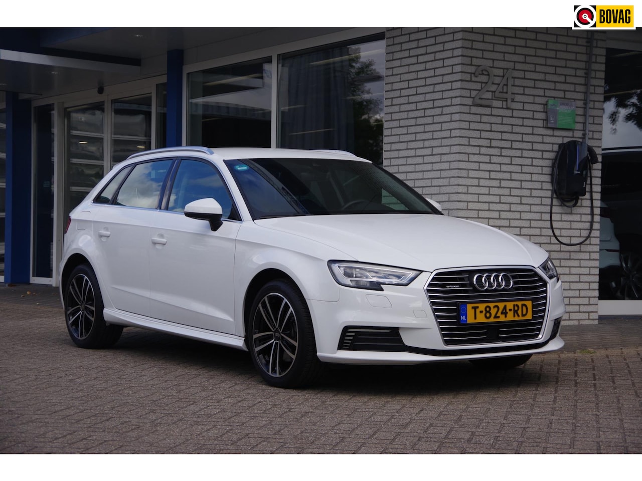 Audi A3 Sportback - 40 e-tron Advance Sport stoelverwarming lane-assist navigatie - AutoWereld.nl
