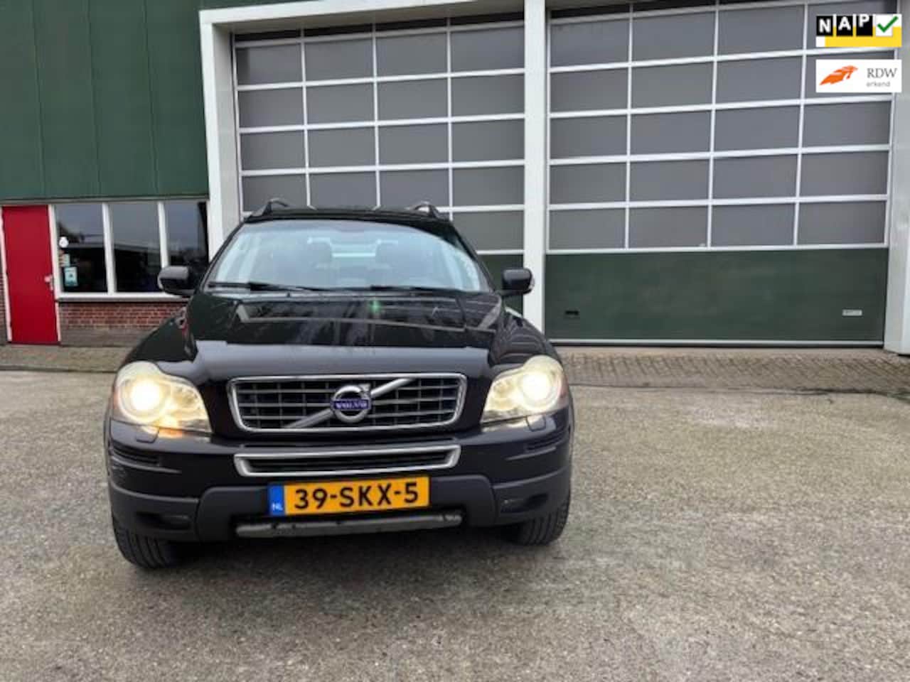 Volvo XC90 - 7 ZITS 2. 4 D5 AWD 147 KW Limited Edition STOELVERW /NAVI/LEER/ XENON/PDC/MEMORY STOEL /VO - AutoWereld.nl
