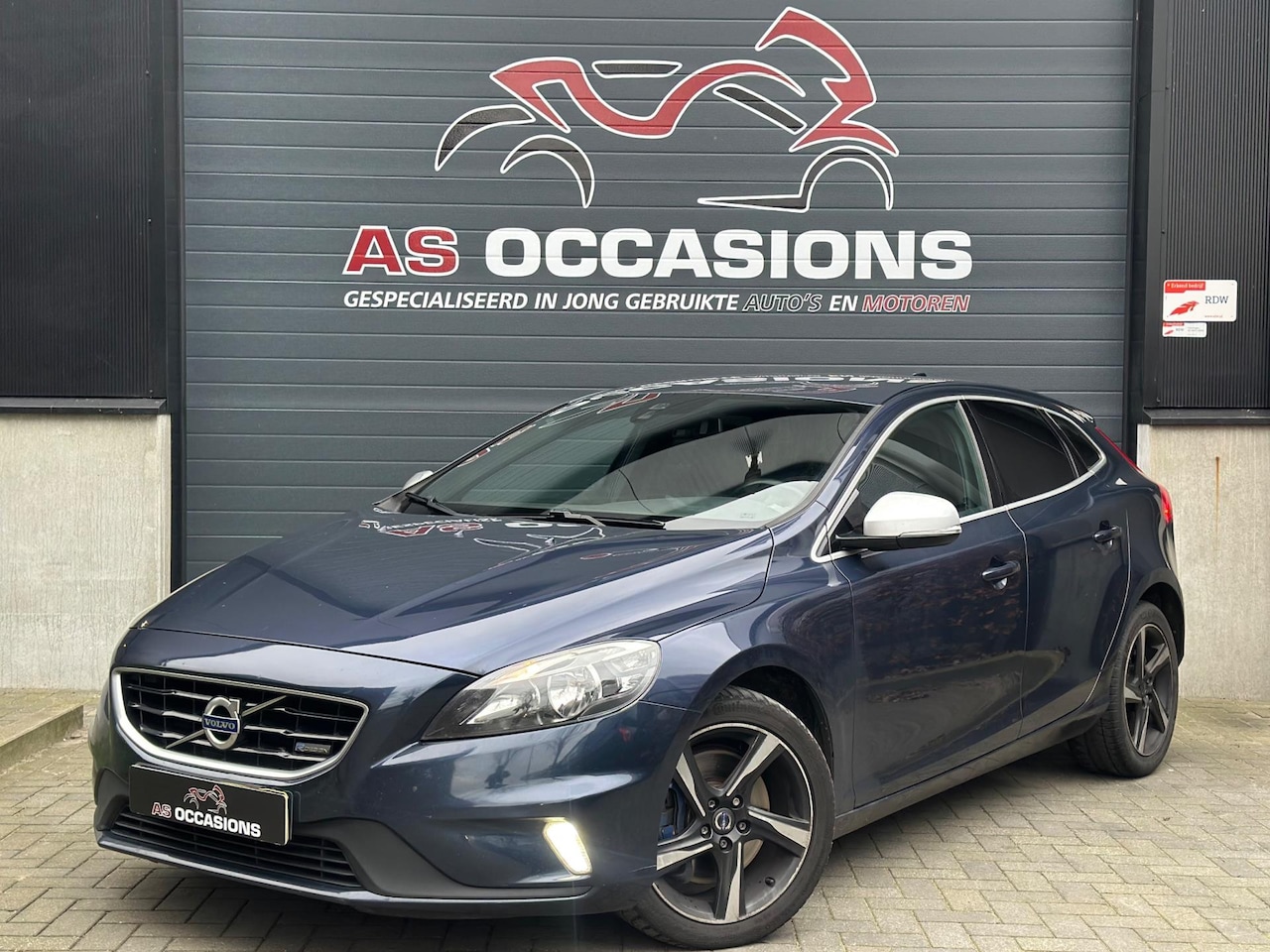Volvo V40 - 2.0 D4 R-Design Airco - Parksens - AutoWereld.nl