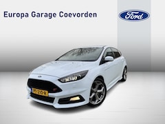 Ford Focus - 2.0 250PK ST | RECARO | BI-XENON | STOEL/STUURVERWARMING |