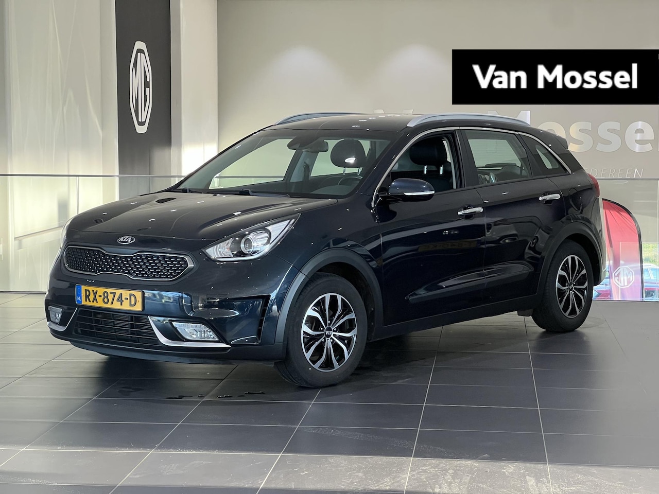 Kia Niro - 1.6 GDi Hybrid ExecutiveLine | Trekhaak l Stoelverwarming l Winterbanden + Velgen l - AutoWereld.nl