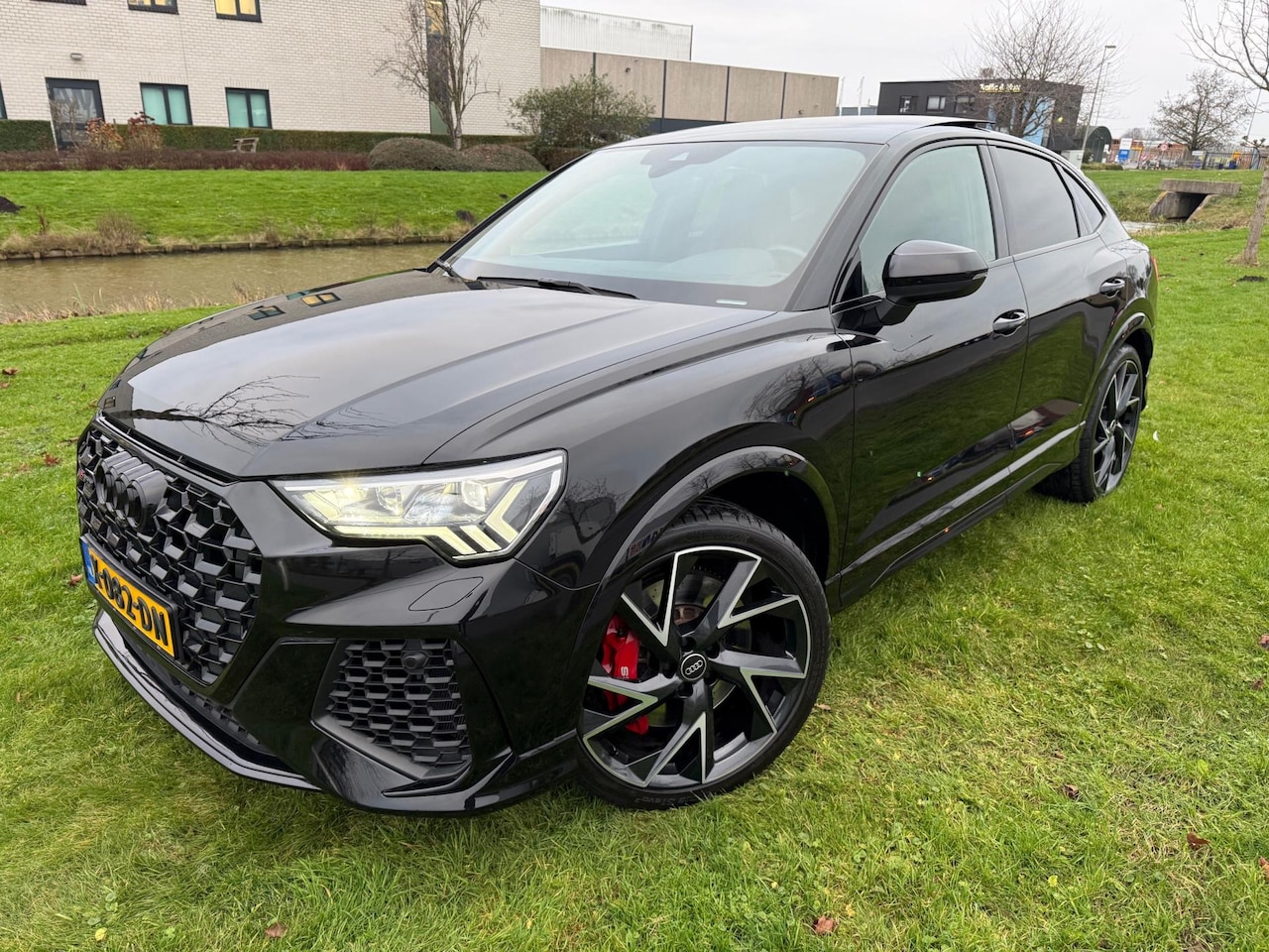 Audi RSQ3 Sportback - 2022 * 2.5TFSI RS * 400PK * SONOS * PANO * BOM VOL ! ! TOP STAAT ! - AutoWereld.nl