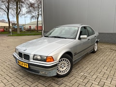 BMW 3-serie - 320i 6 cilinder automaat 2 jaar apk
