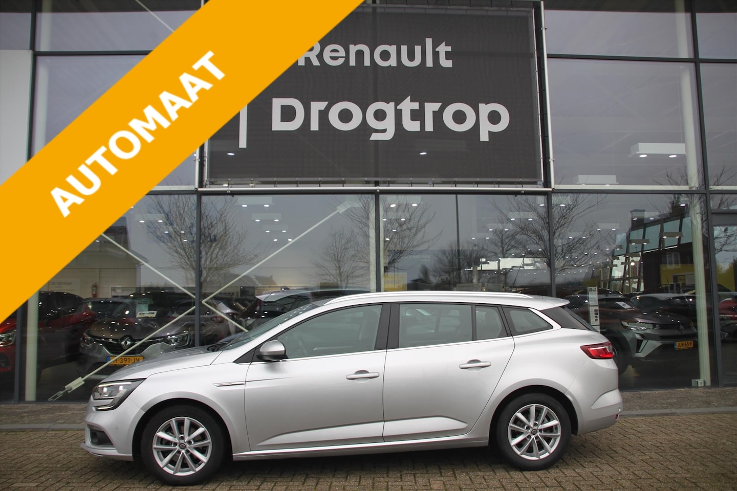 Renault Mégane Estate - 140PK-LIMITED-AUTOM-58DKM-NAVI-CAMERA-TREKH- - AutoWereld.nl