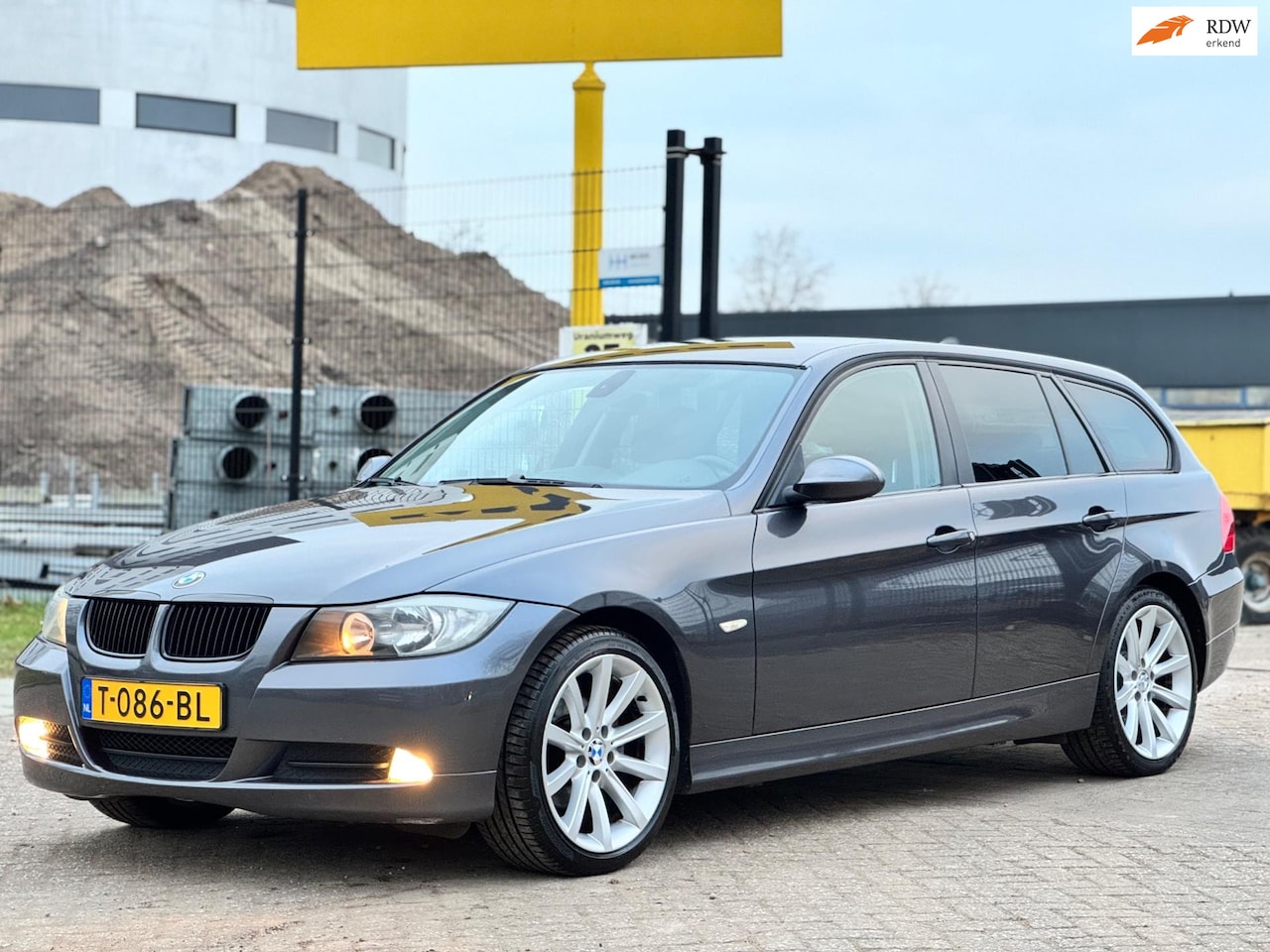 BMW 3-serie Touring - 318i|AUT|NAVI|PSENSOR|STOELVERW|TOPSTAAT|RIJD PERFECT - AutoWereld.nl