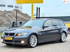 BMW 3-serie Touring - 318i|AUT|NAVI|PSENSOR|STOELVERW|TOPSTAAT|RIJD PERFECT
