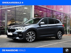 BMW X1 - sDrive18i Executive M Sport Automaat / Sportstoelen / Adaptieve LED / Head-Up / M Sportond