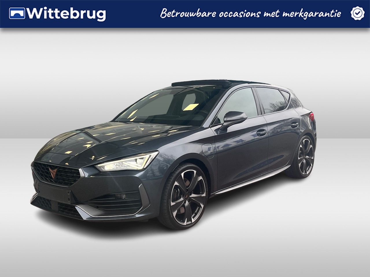 CUPRA Leon - 1.4 e-Hybrid VZ 245pk DSG Performance / Panorama dak / 19'' LMV / Parkeersensoren voor en - AutoWereld.nl