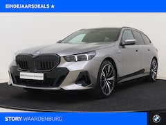 BMW 5-serie Touring - 530e High Executive M Sport Automaat / Panoramadak / Trekhaak / Stoelventilatie / Adaptiev