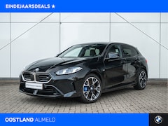 BMW 1-serie - M135 xDrive High Executive Automaat / Panoramadak / Sportstoelen / M Adaptief onderstel /