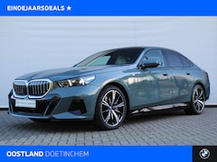 BMW 5-serie - 550e xDrive M Sport Automaat / Panoramadak / Adaptief onderstel professional / Bowers & Wi