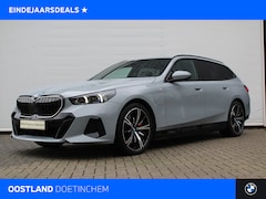 BMW 5-serie Touring - 550e xDrive M Sport Automaat / Adaptief onderstel / Stoelventilatie / Comfort Access / Ada
