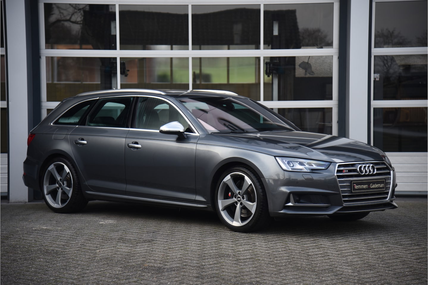 Audi A4 Avant - 3.0 TFSI S4 quattro Pro Line Plus 3.0 TFSI S4 quattro Pro Line Plus - AutoWereld.nl