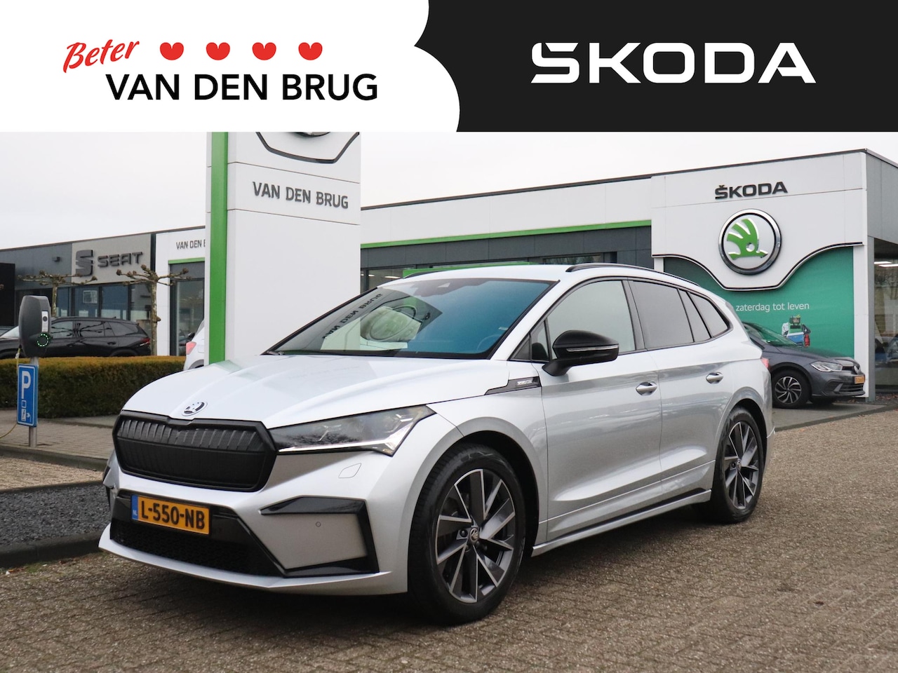 Skoda Enyaq iV - 60 Sportline | Trekhaak | Stoelverwarming voor & achter | Adaptieve cruise control | Achte - AutoWereld.nl