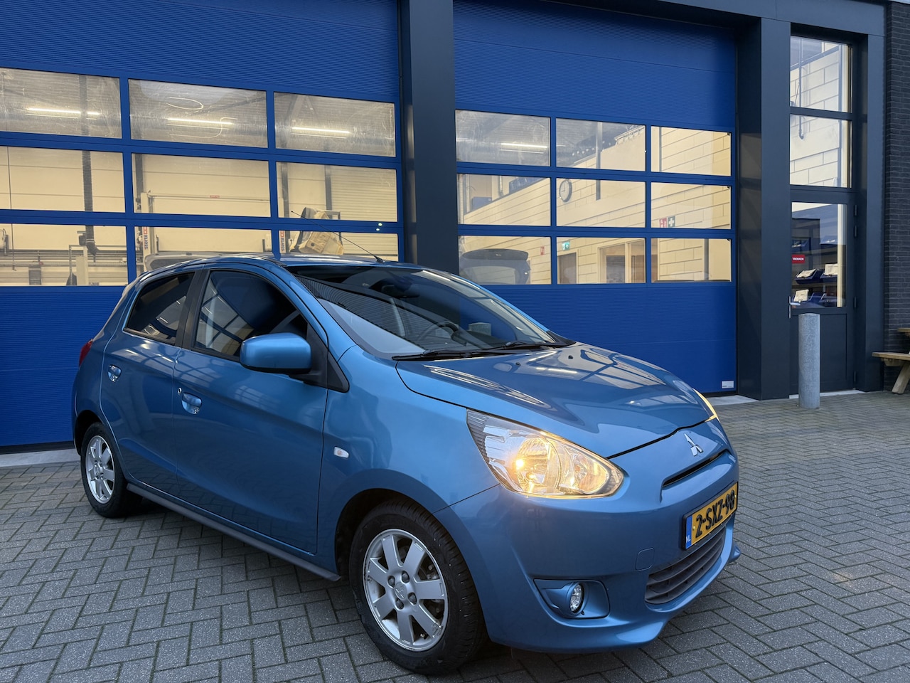 Mitsubishi Space Star - 1.0 71pK Airco/ Zuinig/ LM Wielen/ Intense - AutoWereld.nl