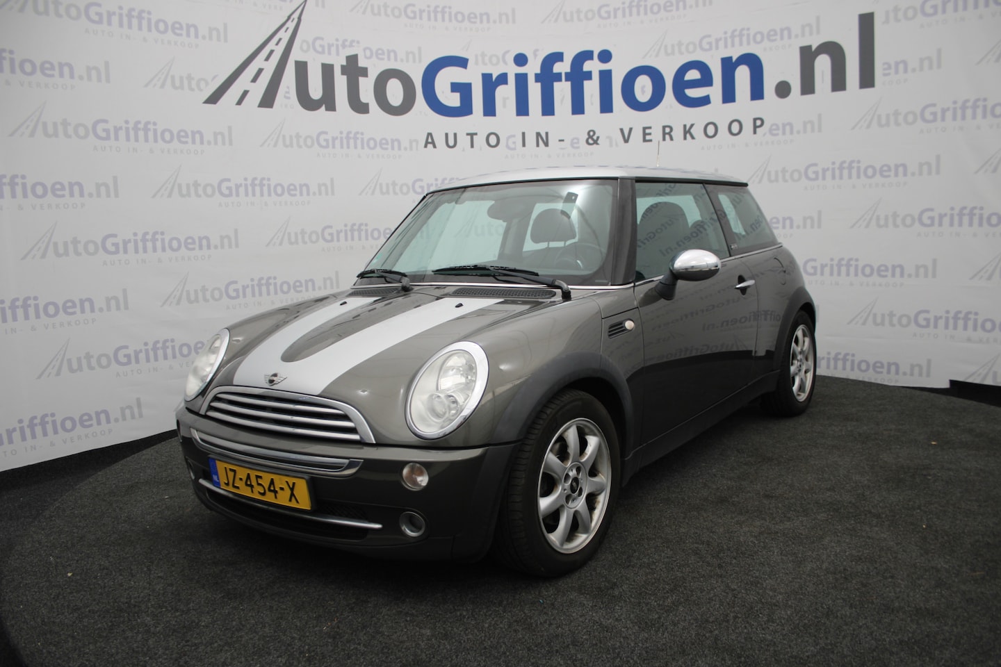 MINI Cooper - Mini 1.6 met leer en stoelverwarming - AutoWereld.nl