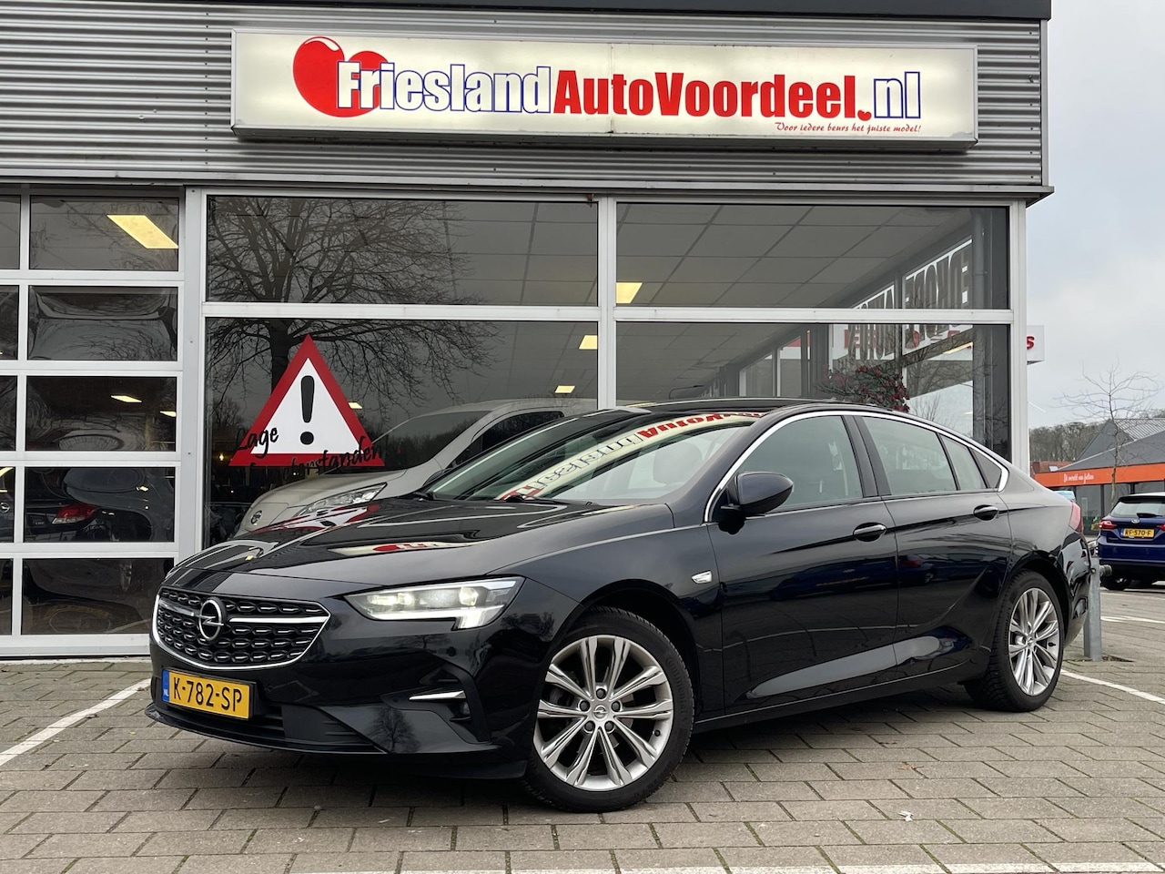 Opel Insignia Grand Sport - 1.5 CDTI Business Elegance /Cruise/Clima/Apple Carplay/Dodehoek det./Camera/Onderhoud. his - AutoWereld.nl