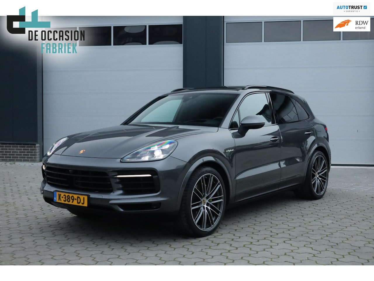 Porsche Cayenne - 3.0 E-Hybrid Pano Sport Chrono Carplay Bose Trekhaak - AutoWereld.nl