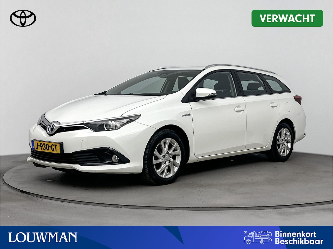Toyota Auris Touring Sports - 1.8 Hybrid Dynamic | Navigatie | Parkeercamera | 16" Lichtmetalen velgen | Keyless Entry / - AutoWereld.nl