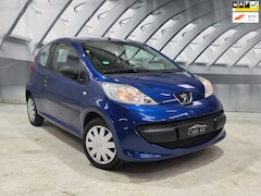 Peugeot 107 - 1.0-12V XR