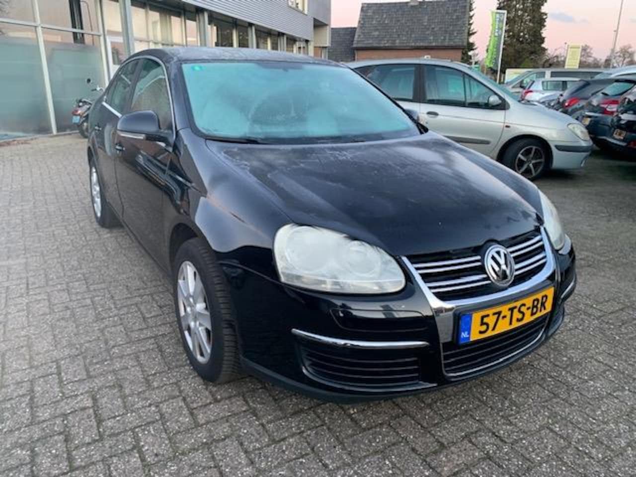 Volkswagen Jetta - 1.6 FSI Comfortline 2007 € 2750.- 1 Jr Apk - AutoWereld.nl