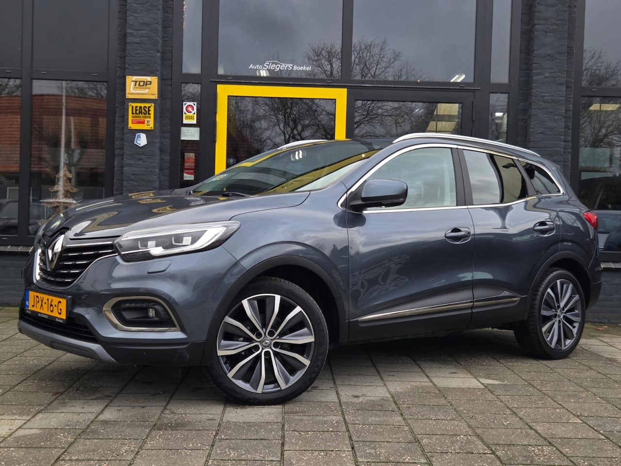 Renault Kadjar - 1.3 TCe | 159PK | 1500KG Trekg. | Pano Dak | Camera + Sensoren | Park Hulp | Navi | Apple - AutoWereld.nl