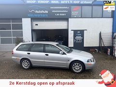 Volvo V40 - 1.8 Europa- Met Airco, Cruise Control, NAP en een ruime APK