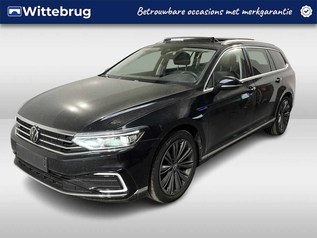 Volkswagen Passat Variant - 1.4 TSI PHEV GTE Business / AUTOMAAT/ PANO/ ELEK.KLEP/ TREKHAAK/ MEMORY SEAT/ STUUR+STOEL - AutoWereld.nl