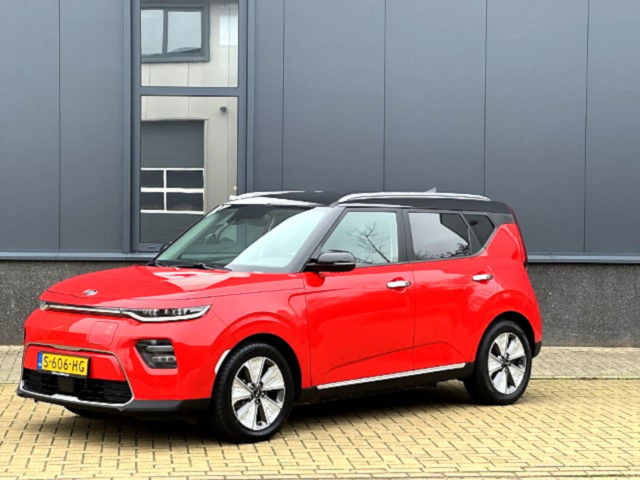 Kia e-Soul - DynamicLine 64 kWh Stoel/stuurverw - AutoWereld.nl