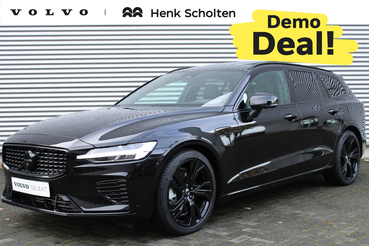 Volvo V60 - T6 Plug-in hybrid AWD Plus Dark | Black Edition | Panoramadak | Visual Park Assist incl. 3 - AutoWereld.nl