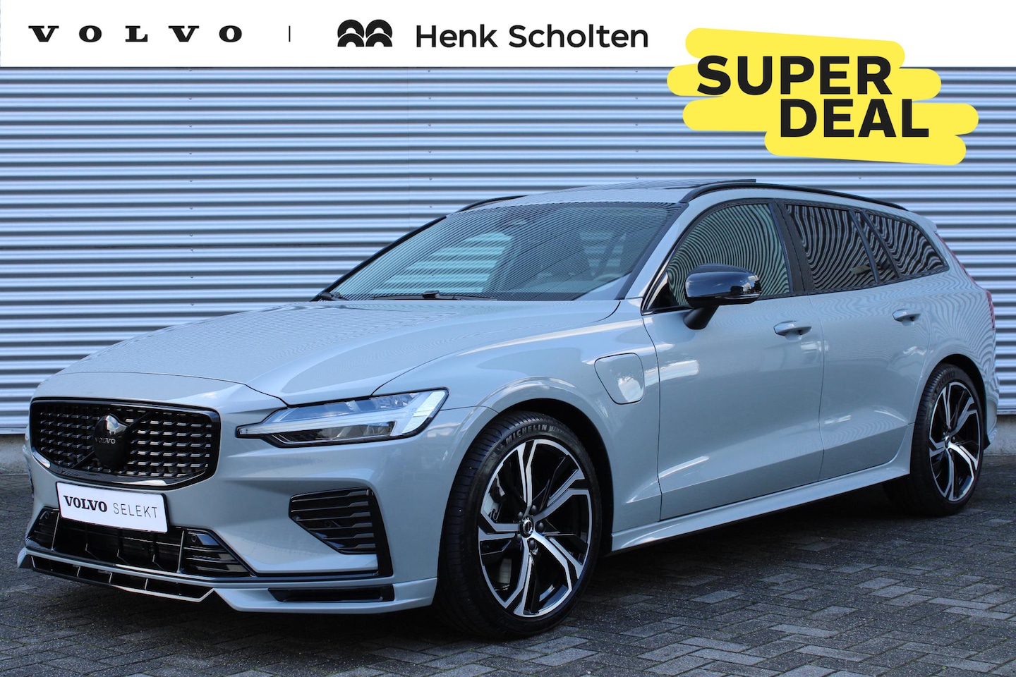 Volvo V60 - 2.0 T6 Plug-in Hybrid AWD Plus Dark | HEICO Sportuitlaat Met Klepbediening | HEICO Bodykit - AutoWereld.nl