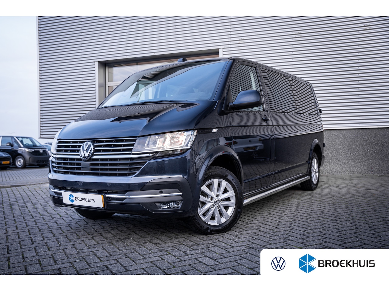 Volkswagen Transporter - 2.0 TDI L2H1 30 DC TREKHAAK - SIDEBARS - AUTOMAAT - AutoWereld.nl
