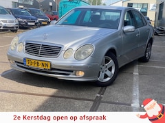 Mercedes-Benz E-klasse - 200 K. Avantgarde/ automaat/ 5drs/ nap/ dealeronderhouden/ 1jaar apk/ volle opties