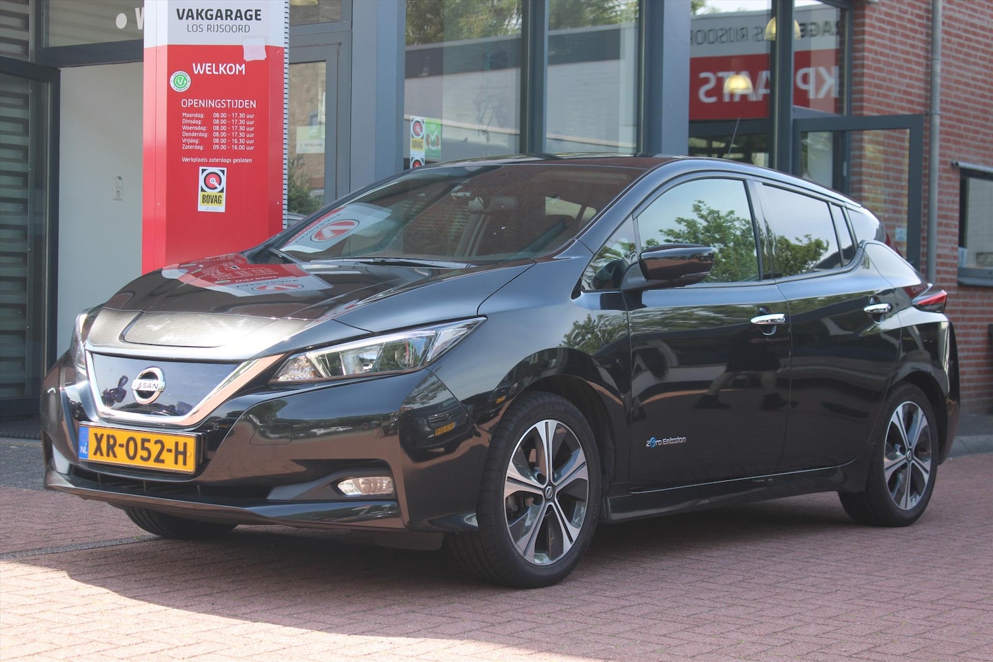 Nissan LEAF - EV 40kWh *N-Connecta* | Carplay | Trekhaak | Camera | Adaptive Cruise & Climate | Stoelver - AutoWereld.nl