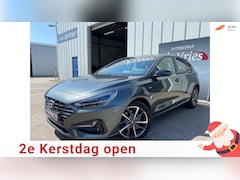 Hyundai i30 - 1.5 T-GDi MHEV Premium / Clima / Cruise / Navi / Keyless / Stoel en Stuurverw./ Camera