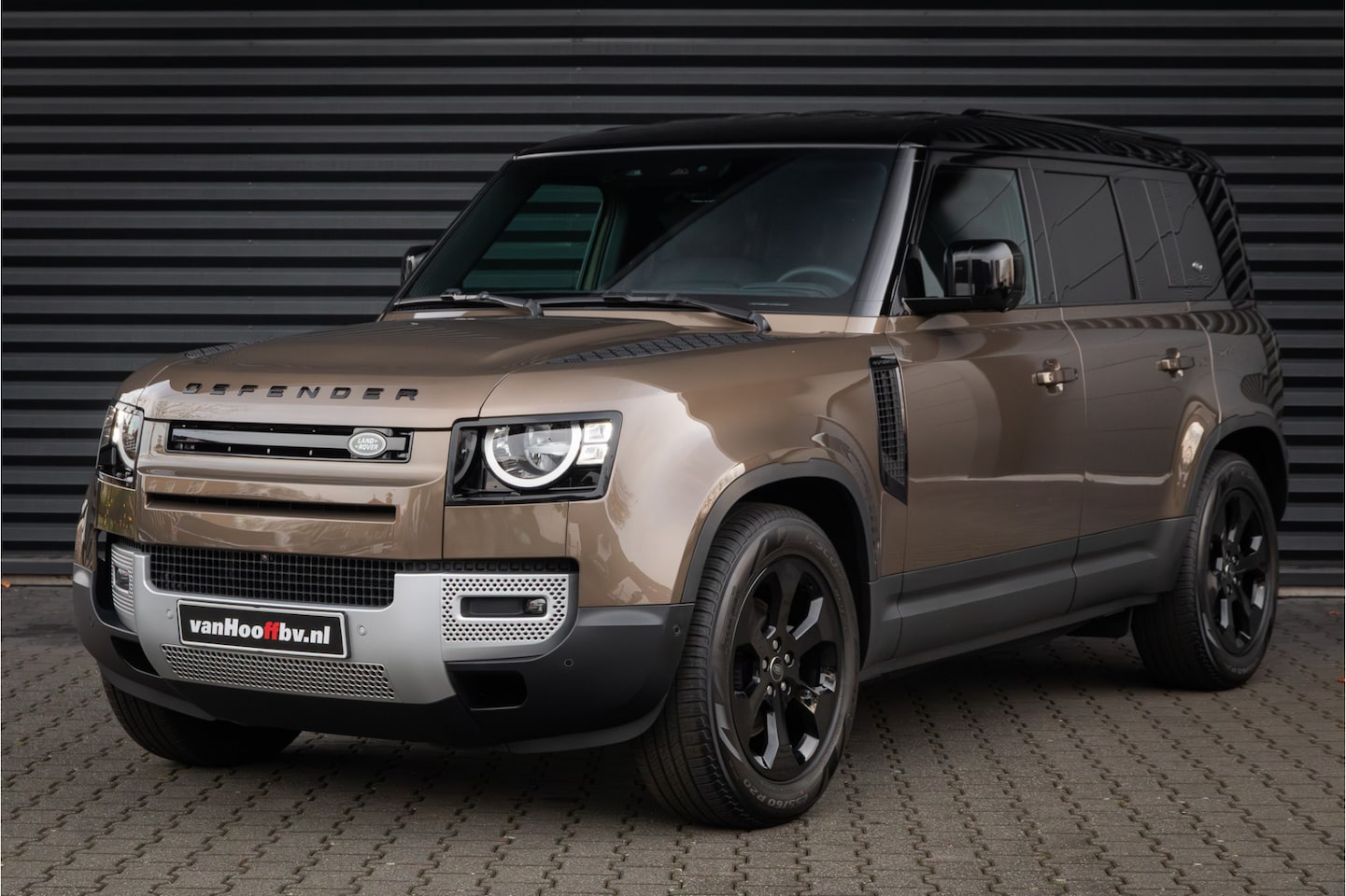 Land Rover Defender 110 - 3.0 D250 S Grijs kenteken - Standkachel - AutoWereld.nl