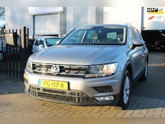Volkswagen Tiguan - 1.4 TSI Comfortline Bsn Navi ACC Trekhaak Topstaat