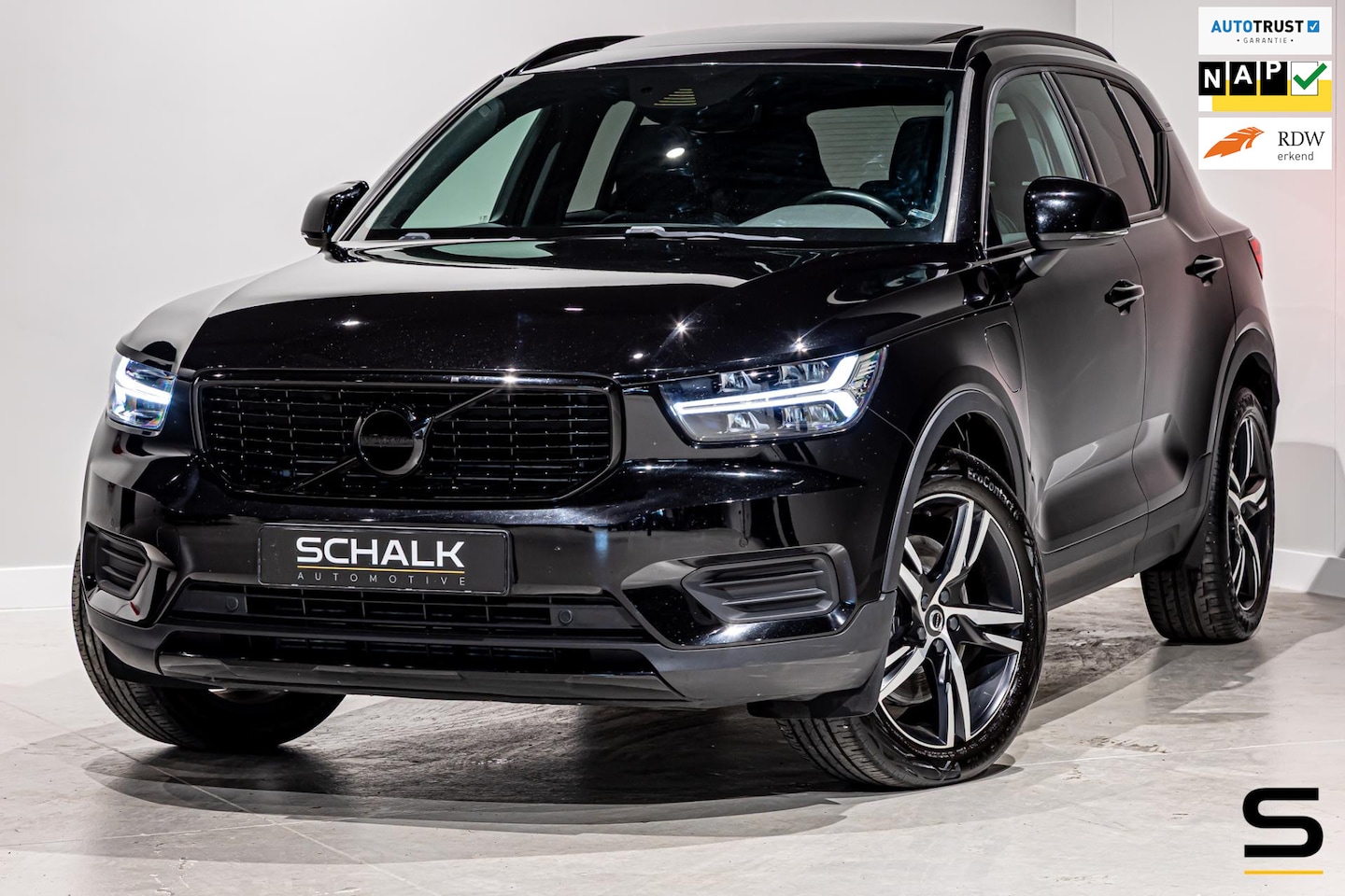 Volvo XC40 - 1.5 T5 Twin Engine Inscription|Pano|NAP|Trekhaak - AutoWereld.nl