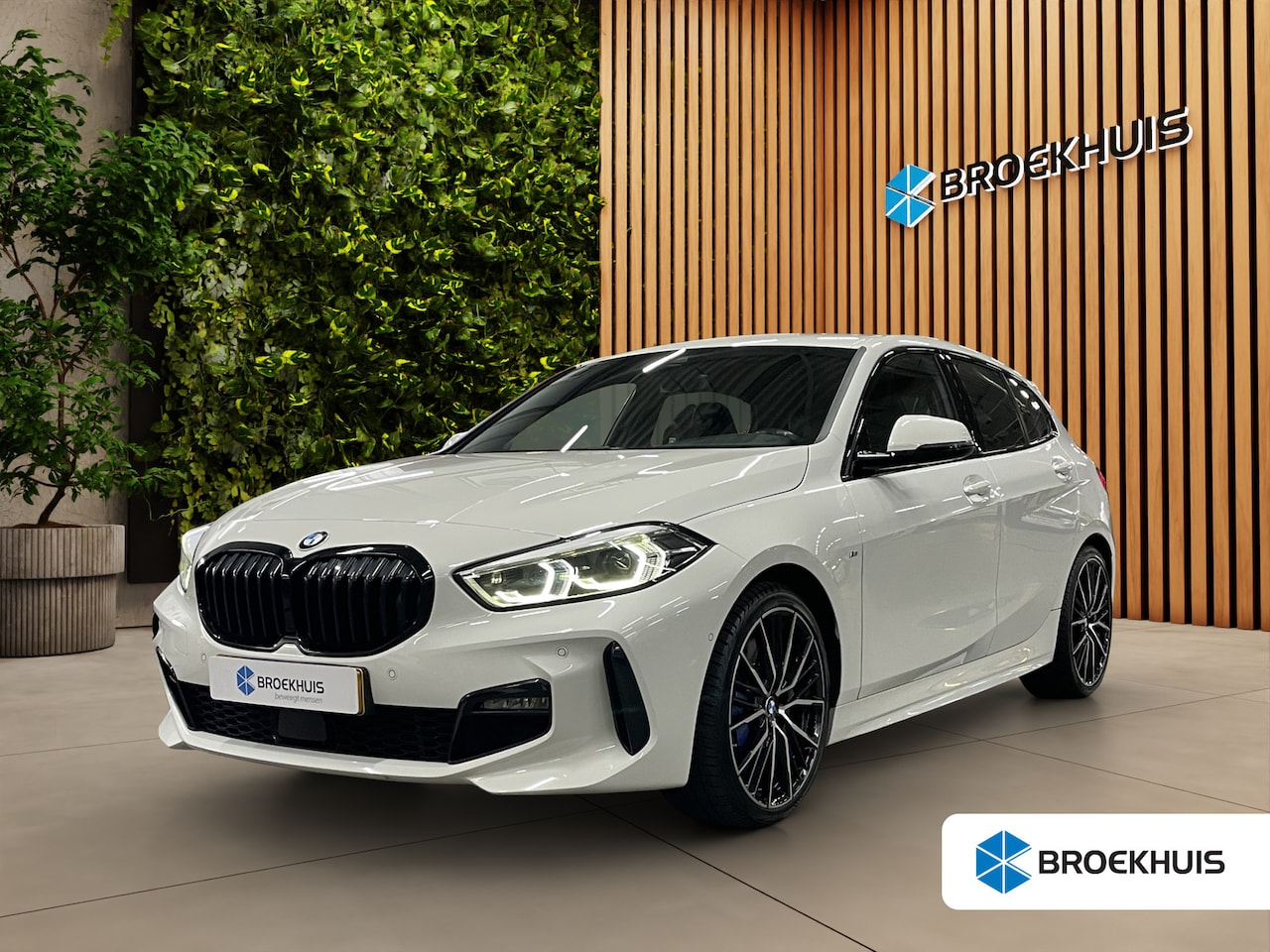 BMW 1-serie - 118i High Executive Edition | M-sport Plus | M-stoelen | Head-up | Leer | DAB | LED | Elek - AutoWereld.nl